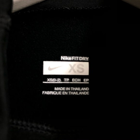 Black Nike Long Sleeve Fit Dry Work Out Sh… - Picture 4 of 4